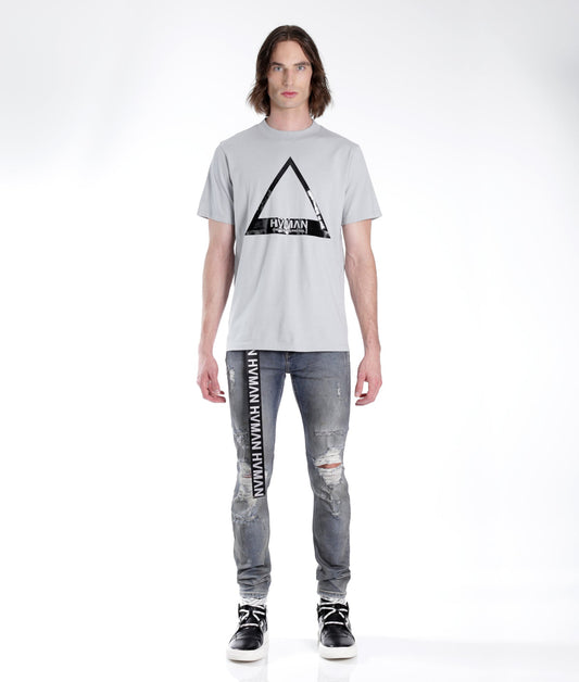 TRIANGLE LOGO TEE IN GHOST