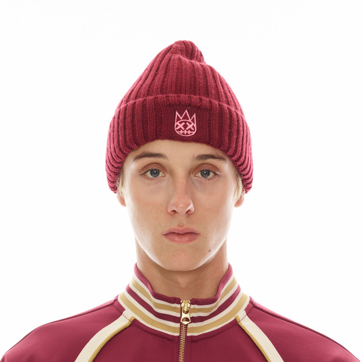 KNIT HAT WITH CLEAN 2 TONE SHIMUCHAN LOGO IN CABERNET