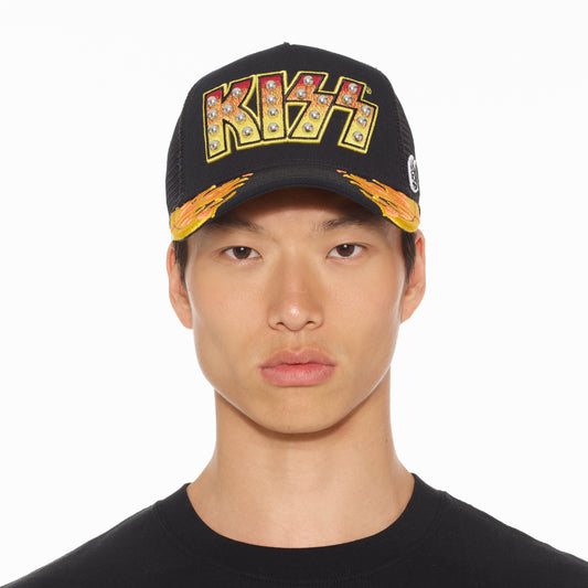 Cult's Kiss Logo Trucker Hat in Black