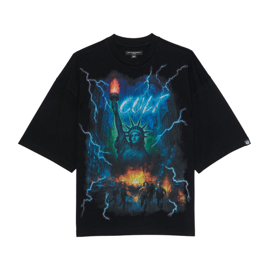 Cult's Oversized Short Sleeve Crew Neck Tee "Big Apple" in Black