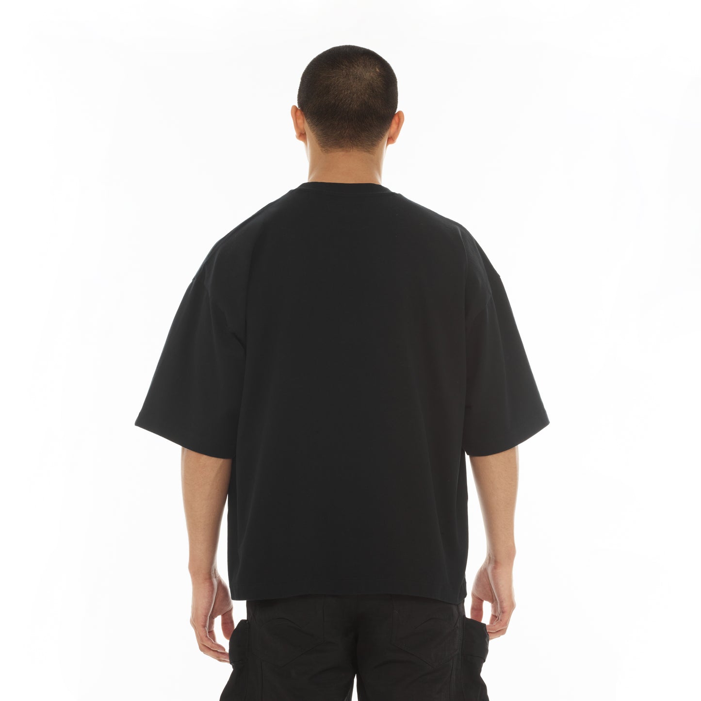 Cult's Oversized Short Sleeve Crew Neck Tee "Big Apple" in Black