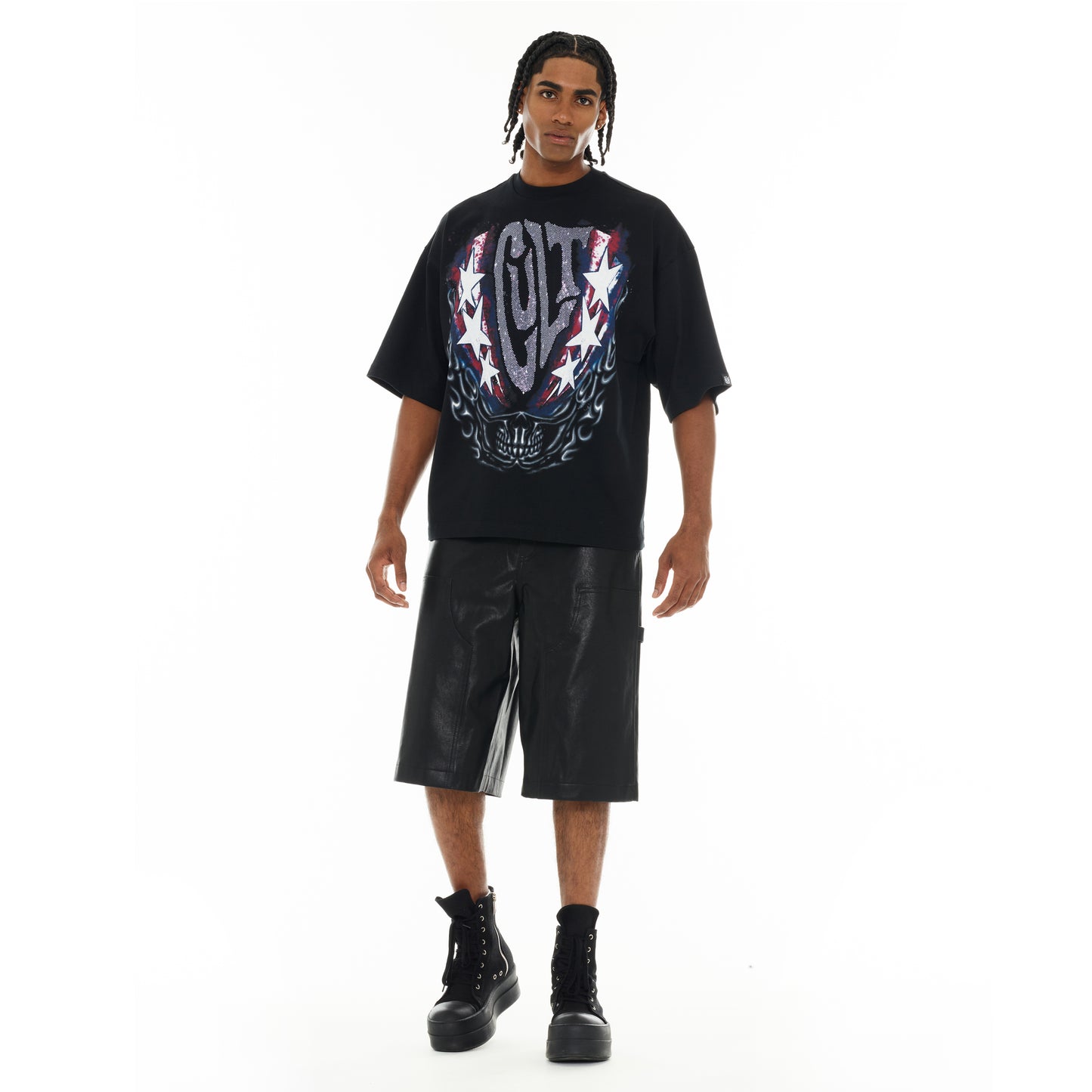 Cult's Oversized Short Sleeve Crew Neck Tee "Living The Dream" in Black