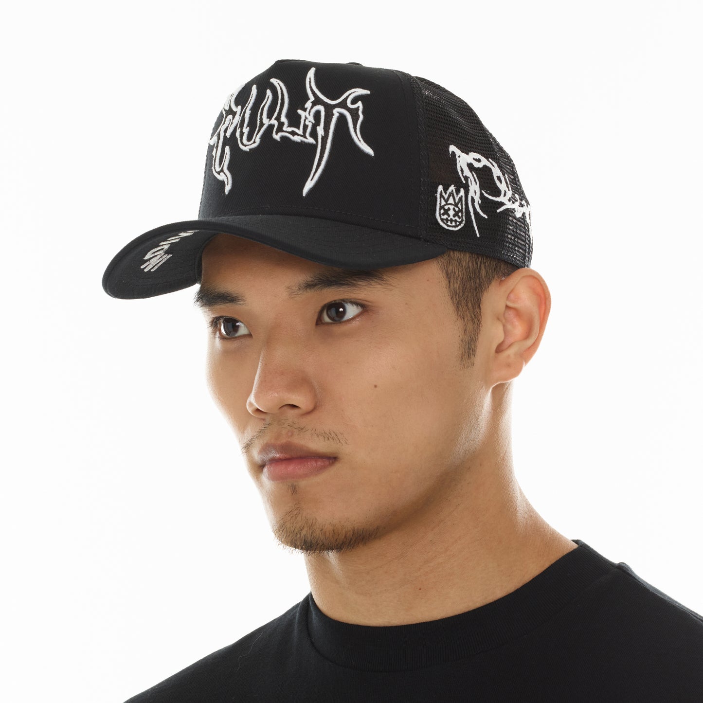 Cult's Mesh Back Trucker Hat "Raven" In Black