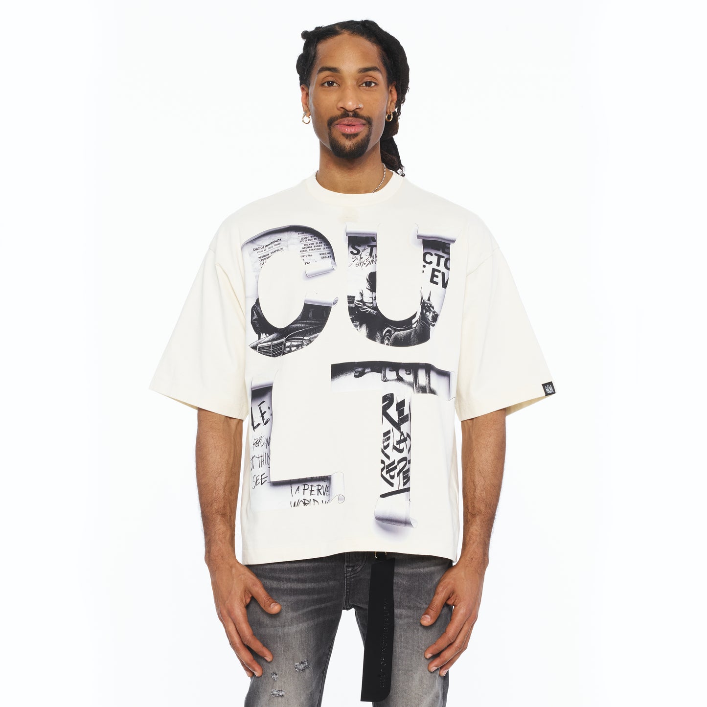 Cult's Oversized Short Sleeve Crew Neck Tee "Cult Newspaper" 260 Gr In Winter White