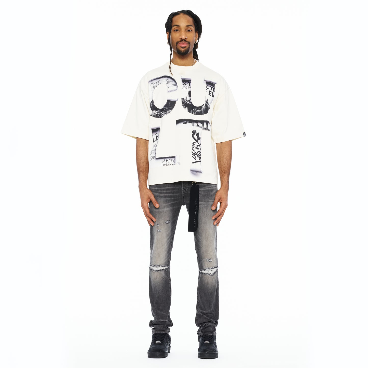 Cult's Oversized Short Sleeve Crew Neck Tee "Cult Newspaper" 260 Gr In Winter White