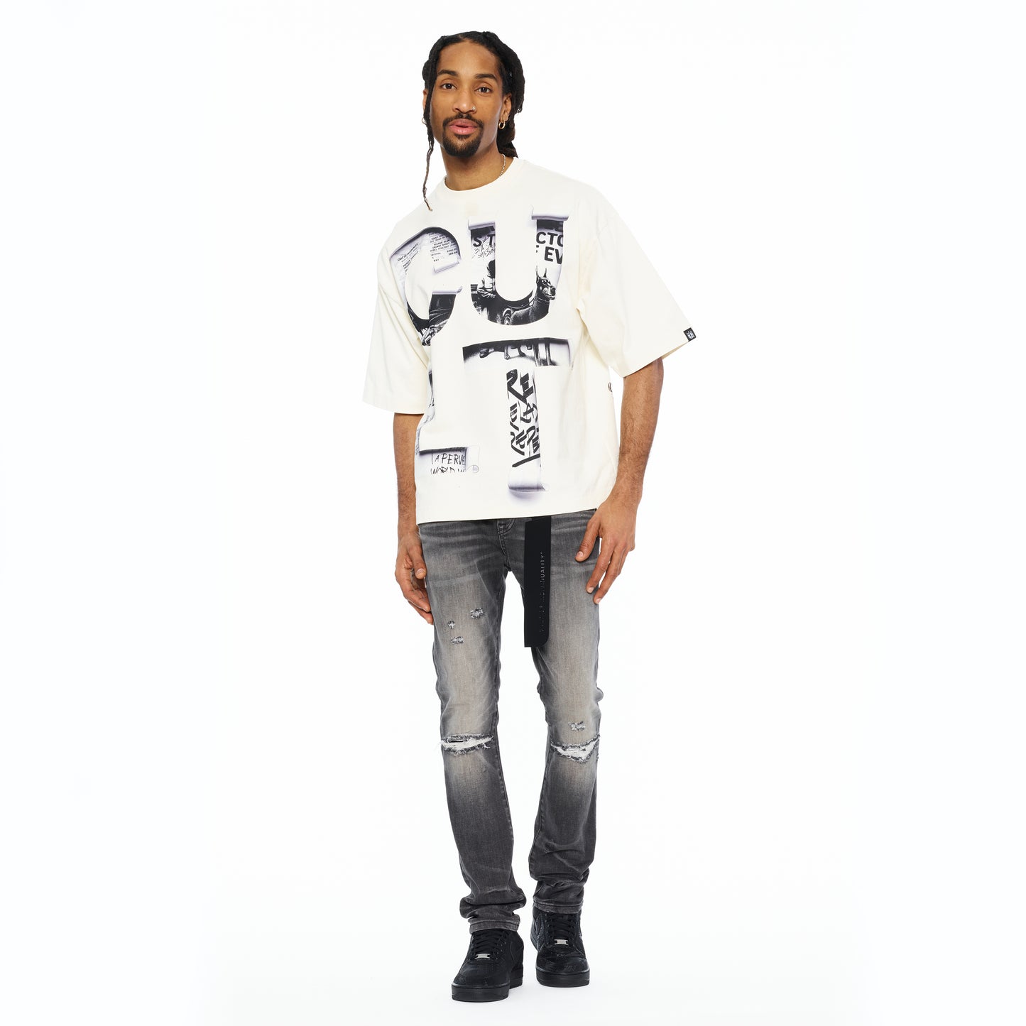 Cult's Oversized Short Sleeve Crew Neck Tee "Cult Newspaper" 260 Gr In Winter White